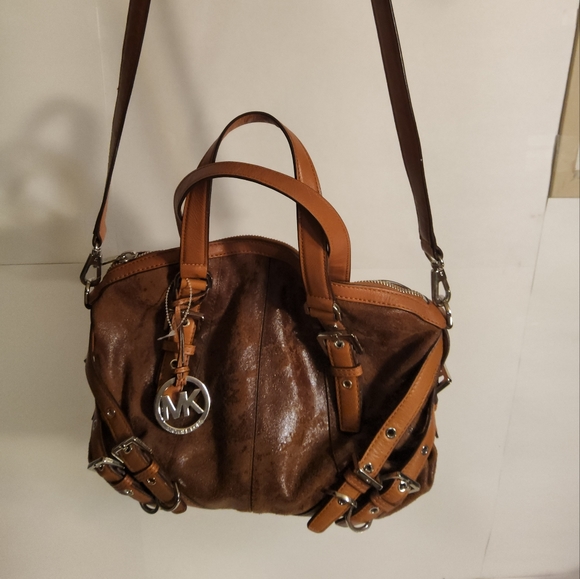 Micheal Kors Milo Distressed Suede Sachel Handbag. - Picture 2 of 6
